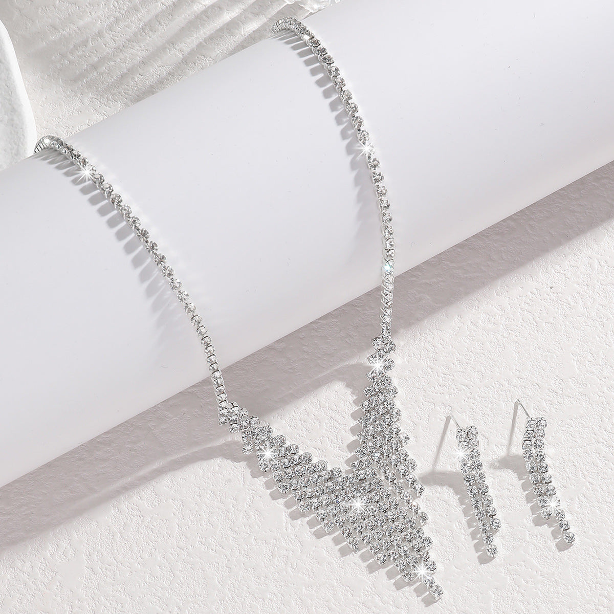 Metal Rhinestone Banquet Necklace Jewelry Suit