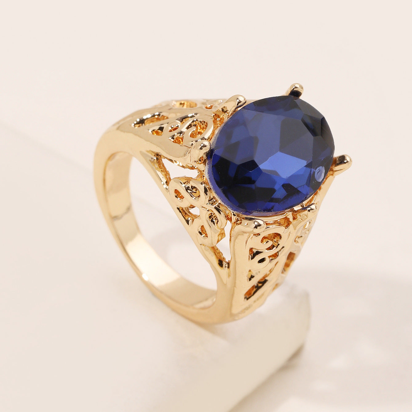 Gold Inlaid Blue Zircon Women's Minimalist Creative Ring